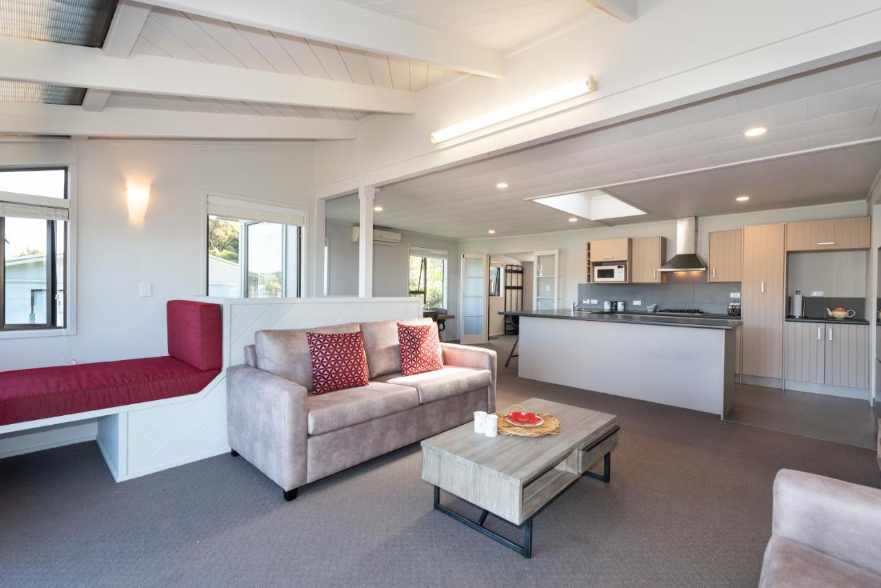 The Tide Watcher - Okiato Holiday Home Opua Esterno foto