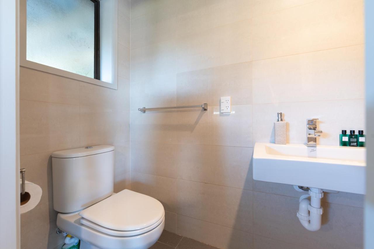 The Tide Watcher - Okiato Holiday Home Opua Esterno foto