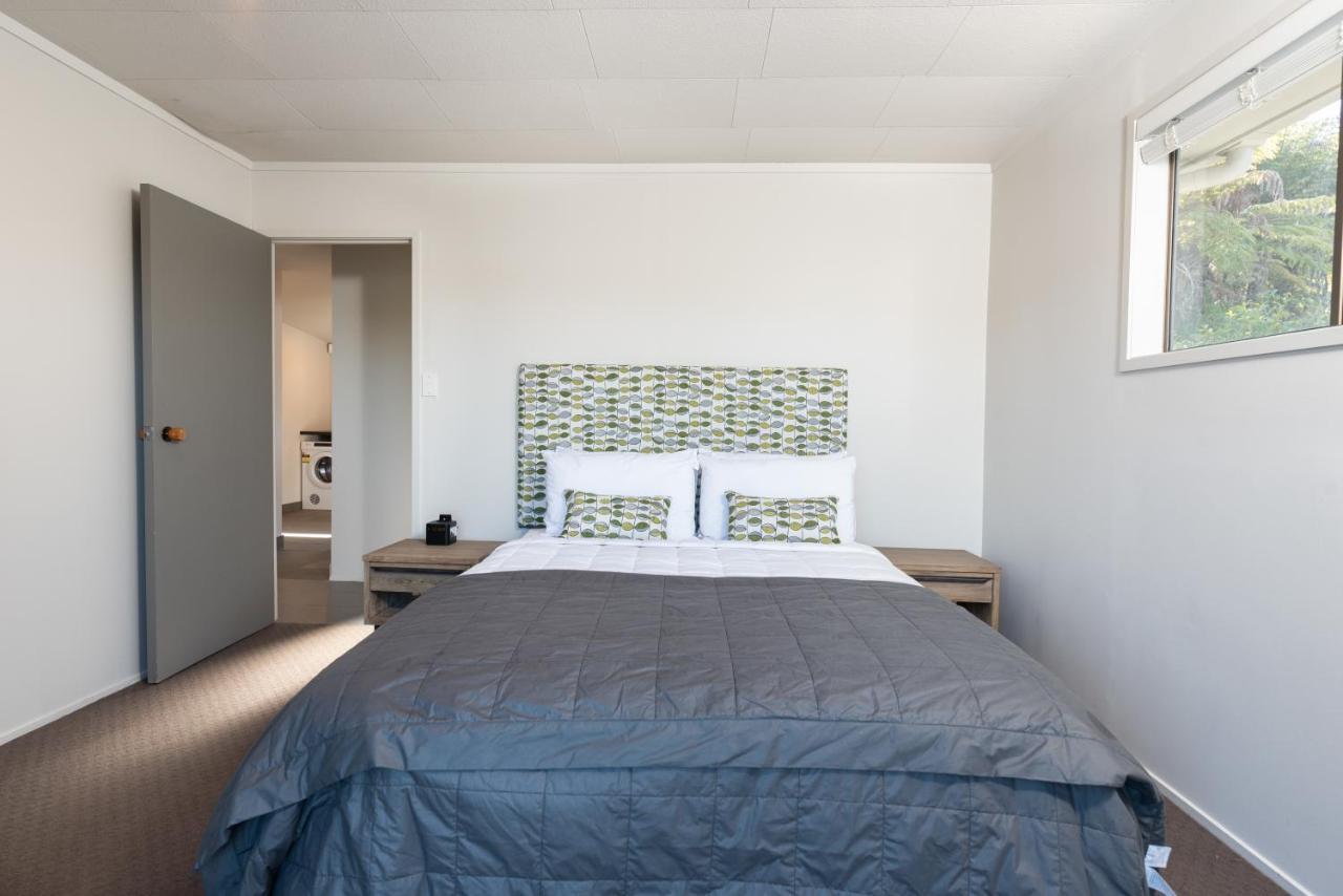 The Tide Watcher - Okiato Holiday Home Opua Esterno foto