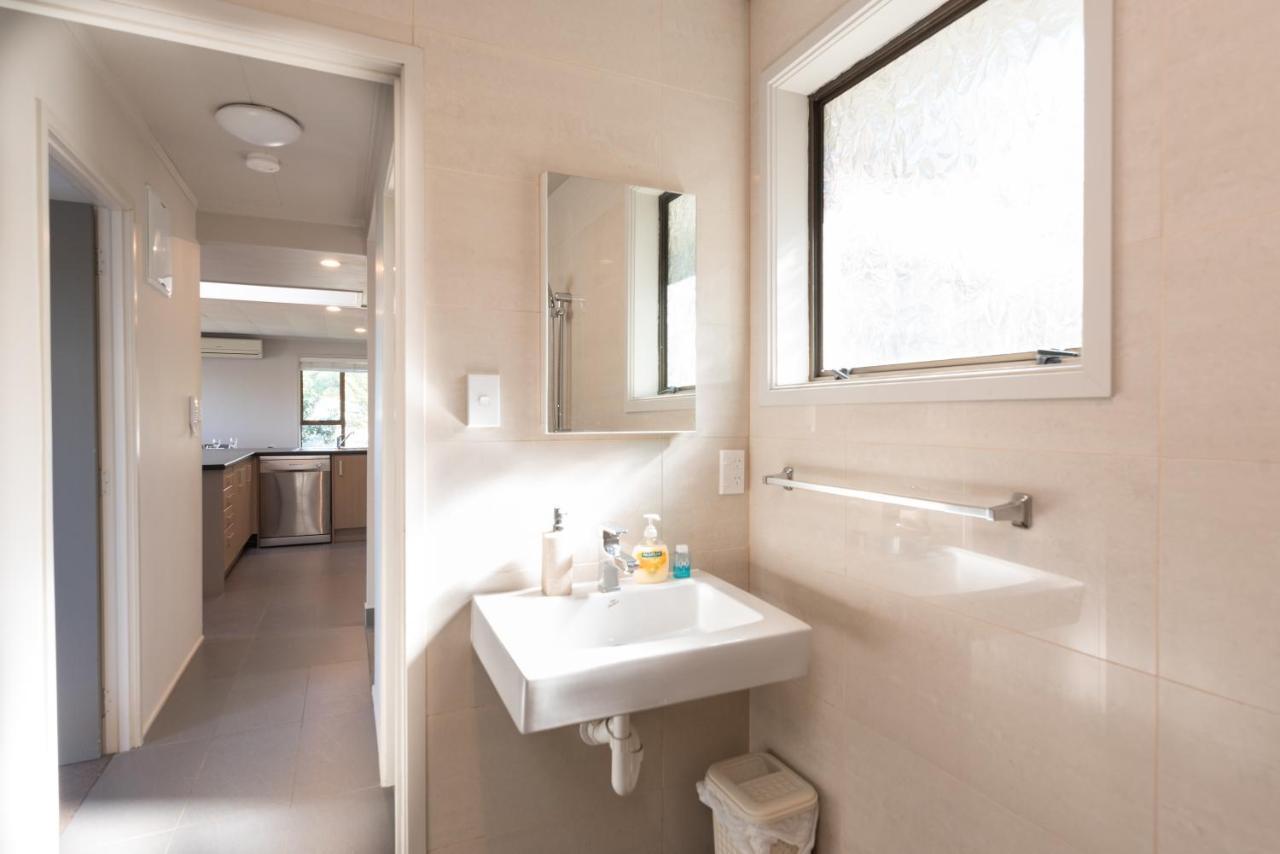 The Tide Watcher - Okiato Holiday Home Opua Esterno foto